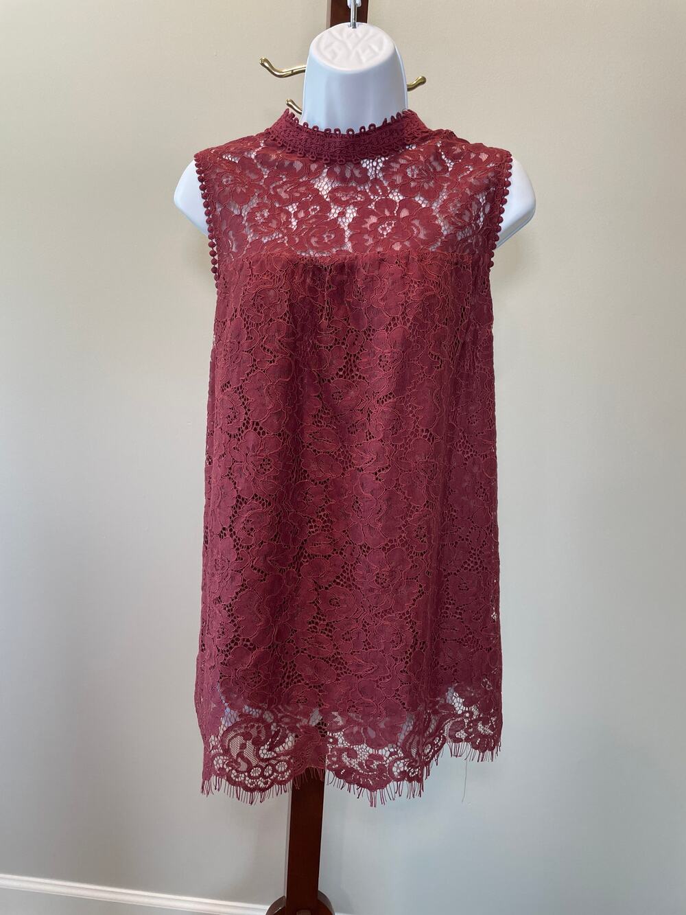 Xhilaration Top Maroon Lace Fringe Hem Size L New With Tag